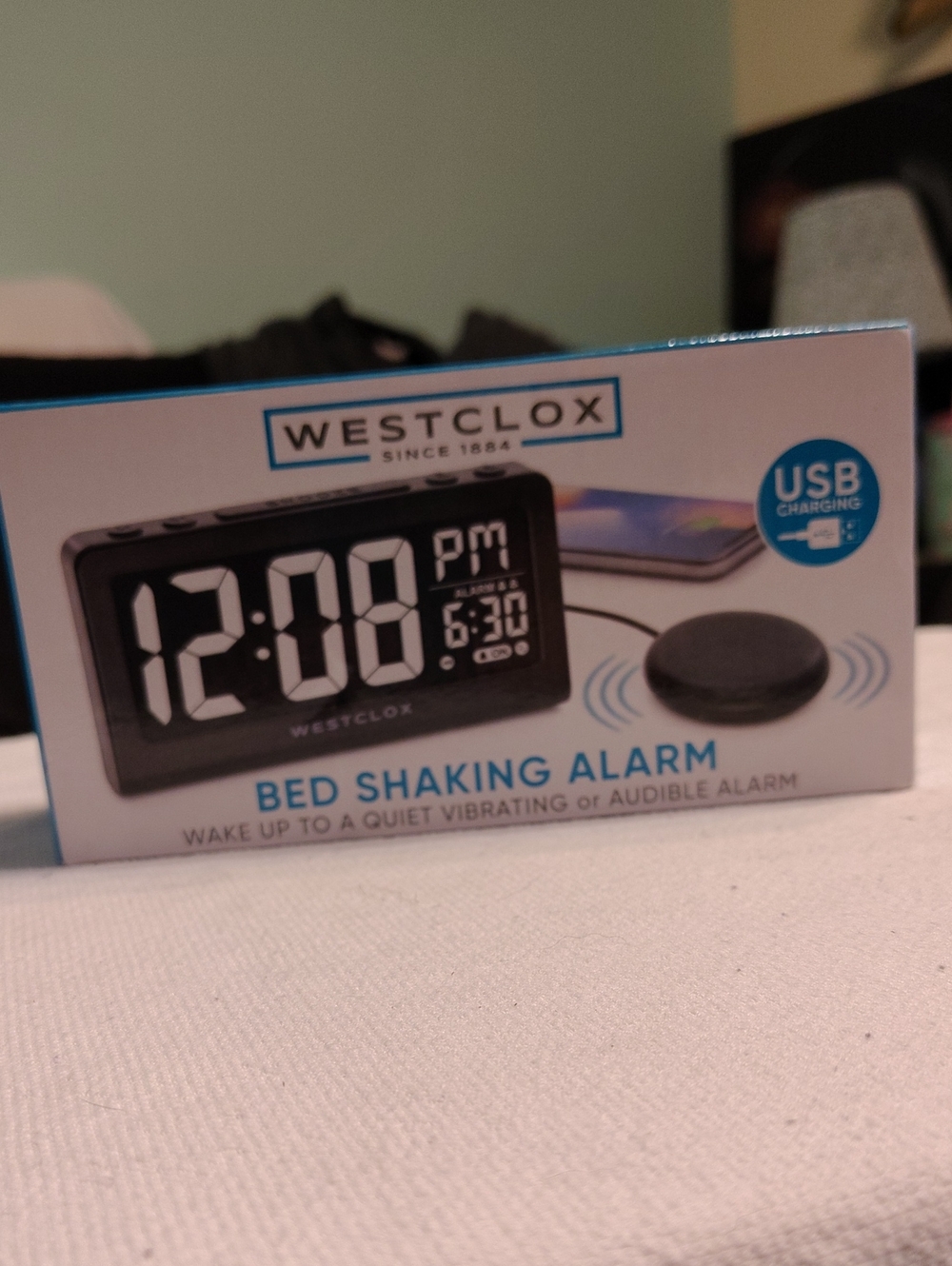 Black Bed Shaking Alarm Clock with USB Charging
